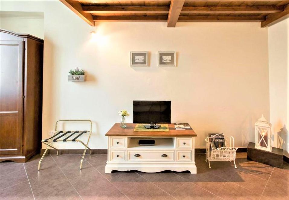 Charming Suite Cavour Heart Of Florence Buitenkant foto
