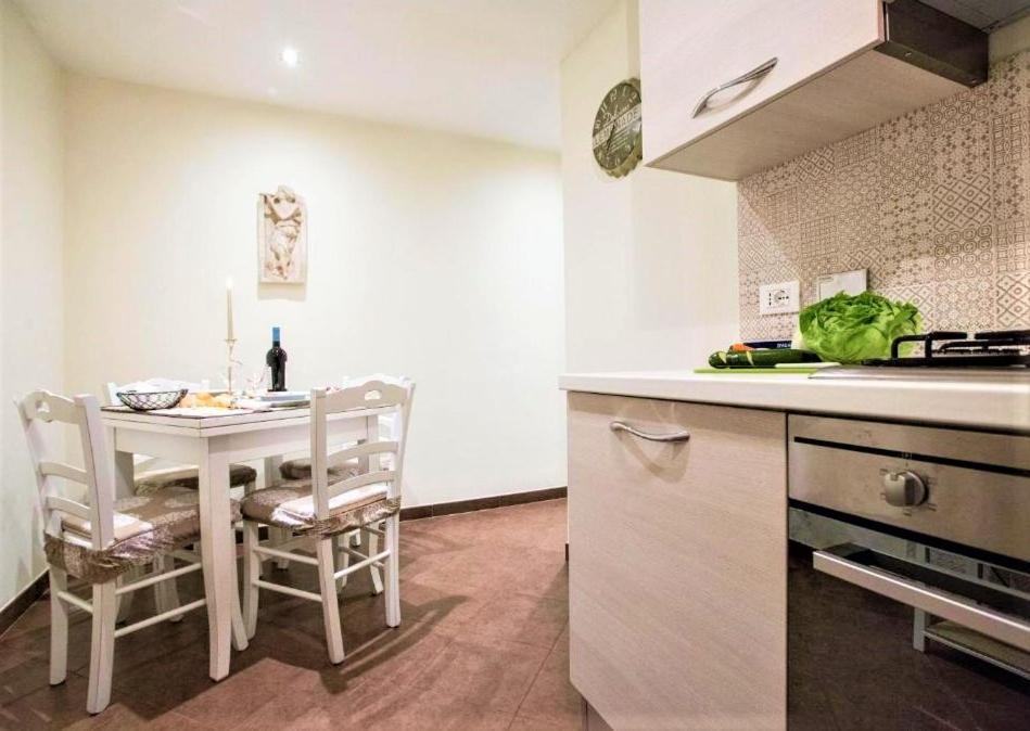 Charming Suite Cavour Heart Of Florence Buitenkant foto