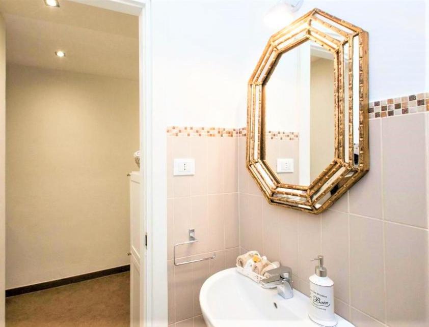 Charming Suite Cavour Heart Of Florence Buitenkant foto