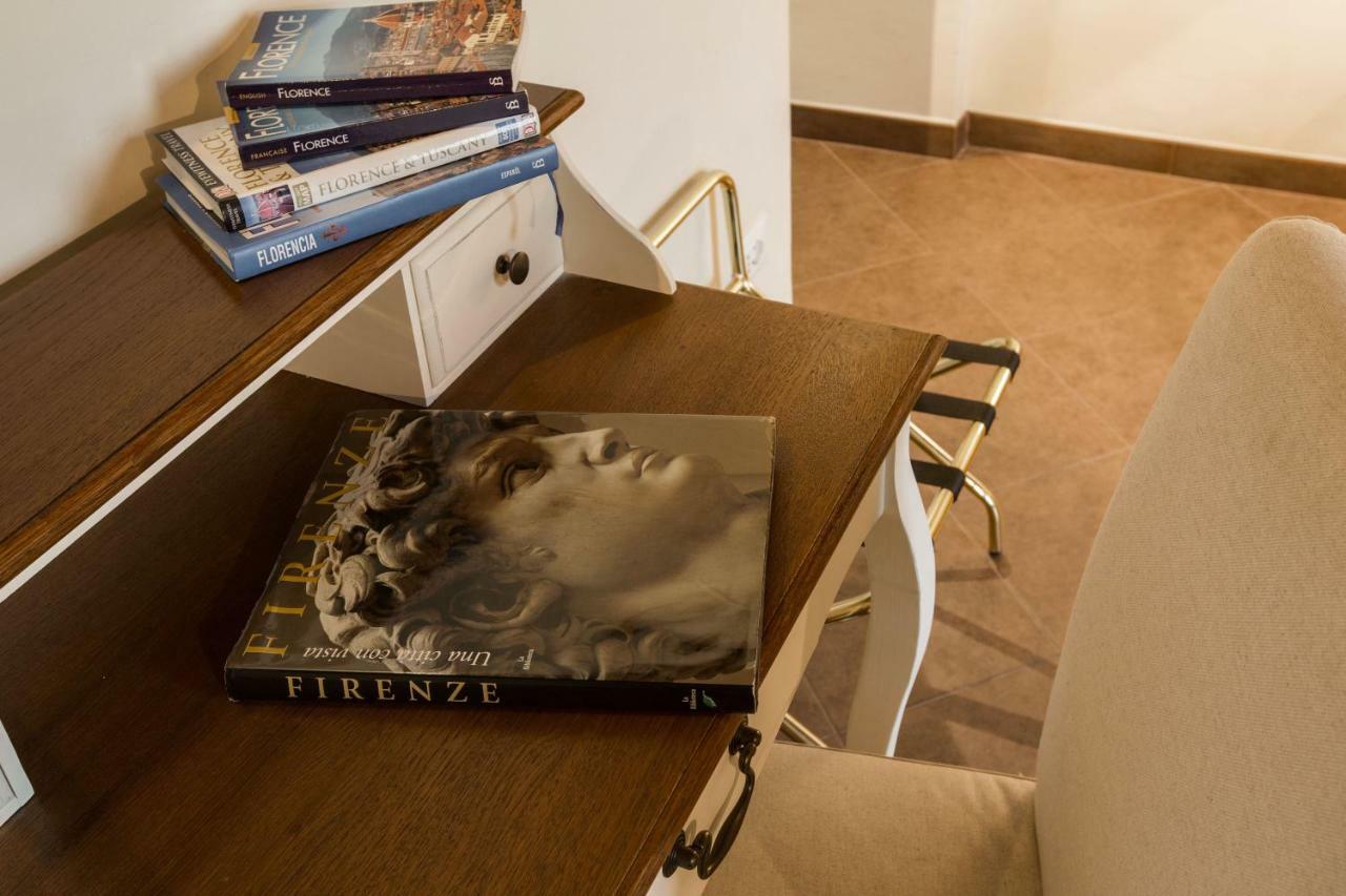 Charming Suite Cavour Heart Of Florence Buitenkant foto