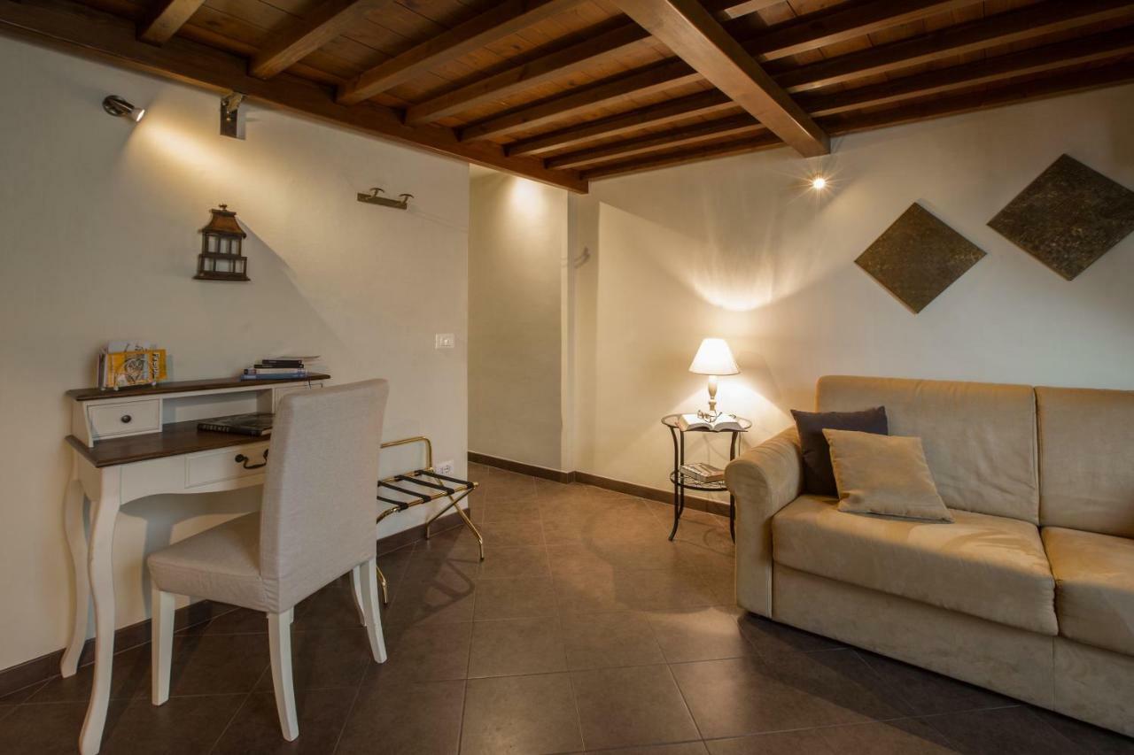 Charming Suite Cavour Heart Of Florence Buitenkant foto