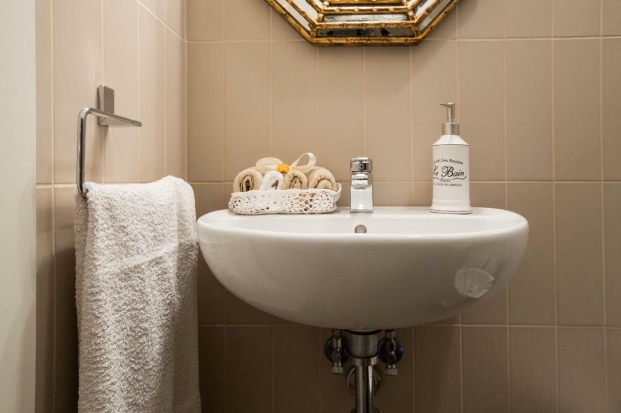 Charming Suite Cavour Heart Of Florence Buitenkant foto