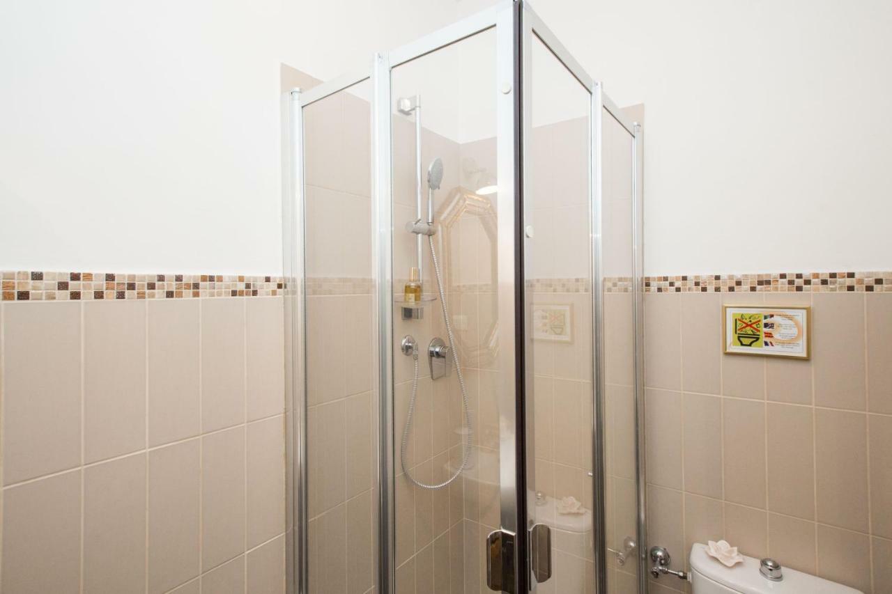 Charming Suite Cavour Heart Of Florence Buitenkant foto